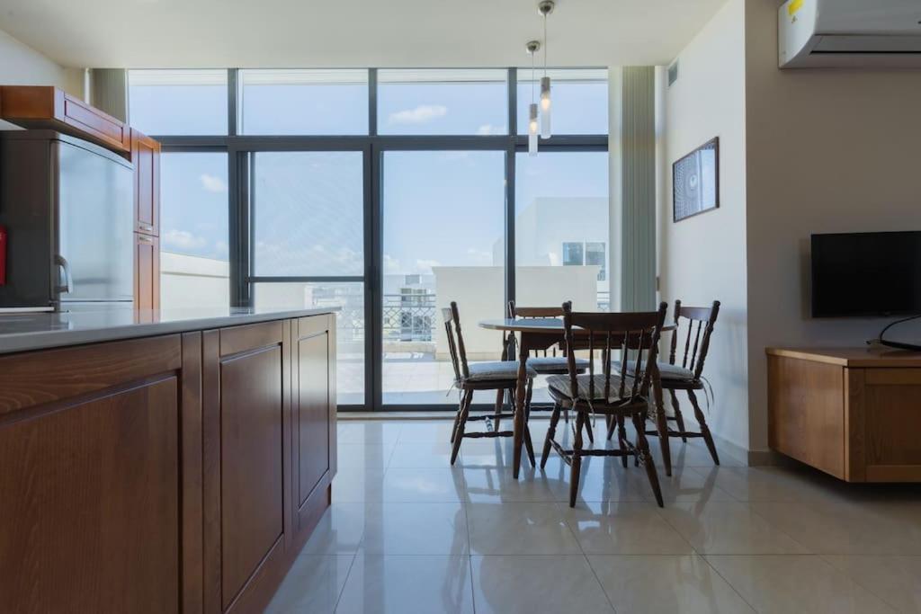 Penthouse-hosted By Sweetstay *