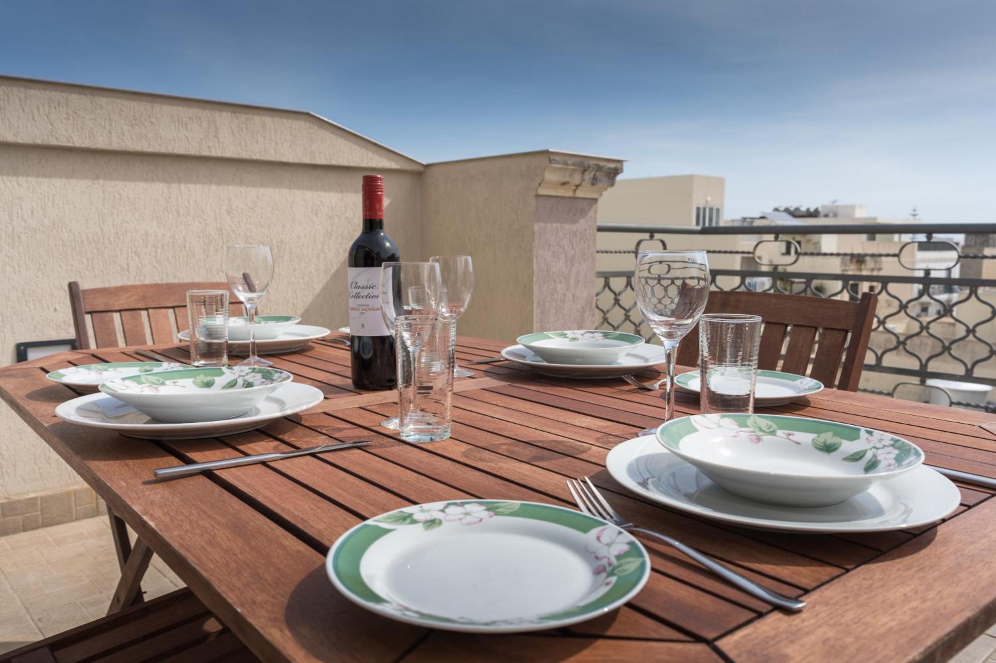 Penthouse-hosted By Sweetstay Mosta